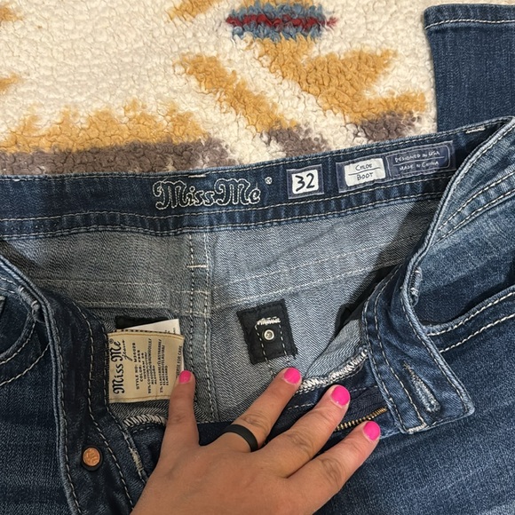 EUC Miss Me Jeans - Picture 3 of 5